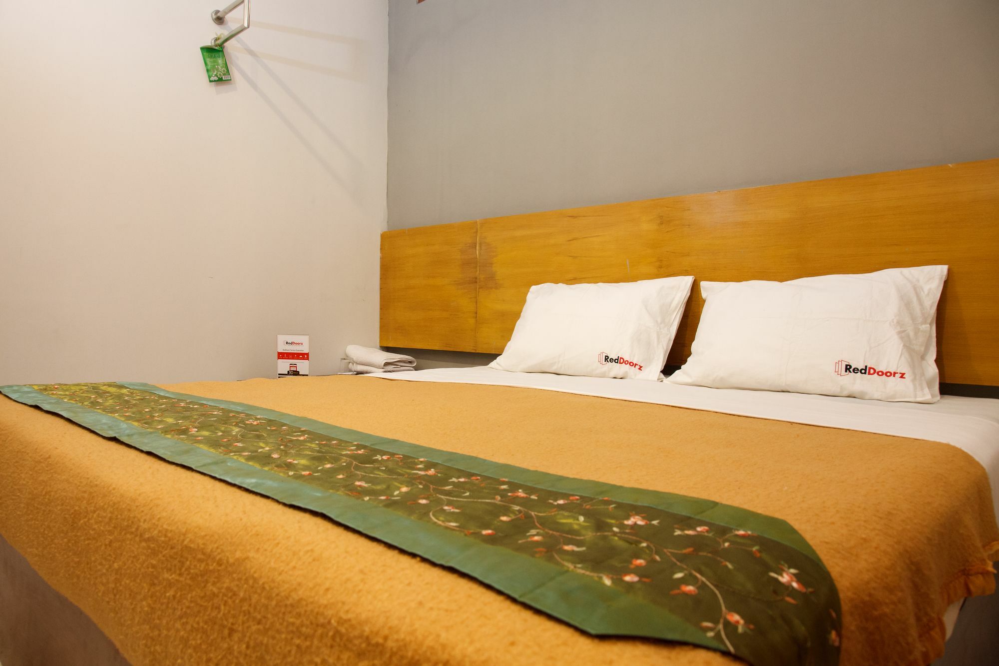 Hotel Reddoorz Near Juanda Airport T1 Brebek Esterno foto